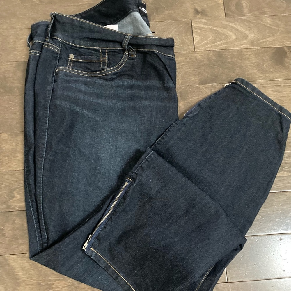 Torrid Size 28XT (Extra Tall) Blue Jeans 3 Button Waistband and Ankle Zippers